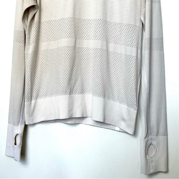 Lululemon Breeze By Long Sleeve Heathered White (Cream)- Size  2/4 (Small) - Picture 5 of 11
